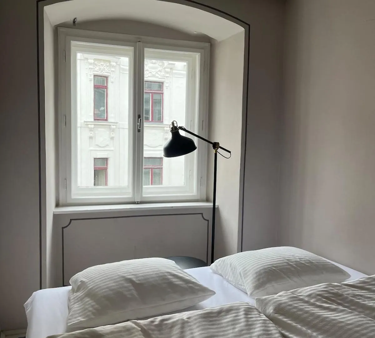 Stylish 4Th-Floor Apartment In Vienna Austria